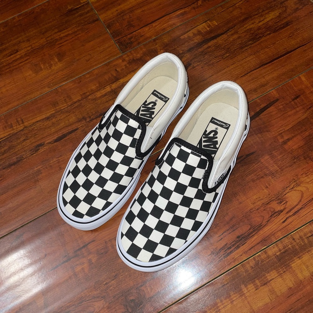 SLIP ON CHECKERBOARD VANS WOMEN SIZE 5